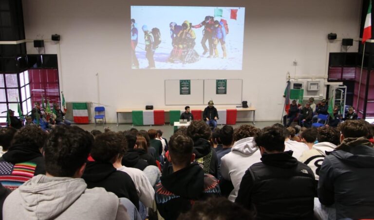 Gli studenti incontrano Luca Barisonzi, l’alpino ferito in Afghanistan.